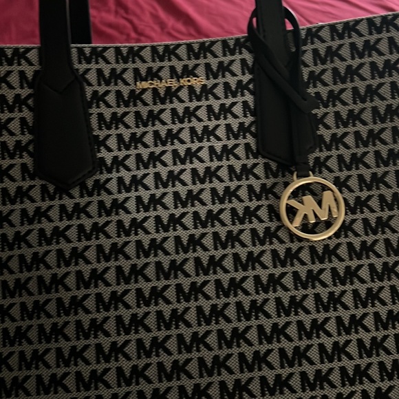 Michael Kora tote bag with tags - Picture 2 of 11